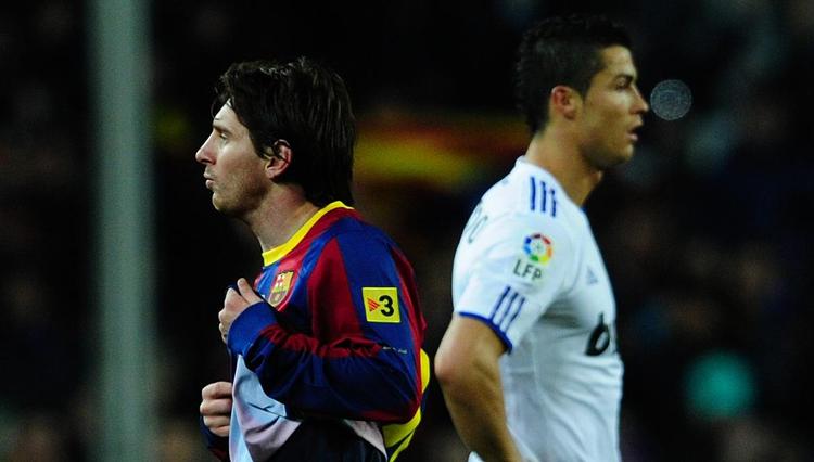 topmøde. Cristiano Ronaldo har revanche tilgode mod Lionel Messi, der med FC Barcelona vandt 5-0 over Real Madrid i sidste måned. 