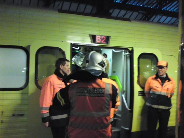 Evakueret. Samtlige passagerer på et intercitytog mod Fyn og Jylland måtte forlade toget på grund af kraftig røg. 