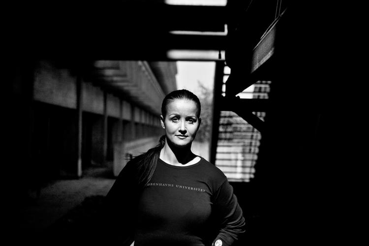 Anklaget. Milena Penkowa har forladt Københavns Universitet, efter at forskeren er blevet beskyldt for både videnskabelig og økonomisk uredelighed. 