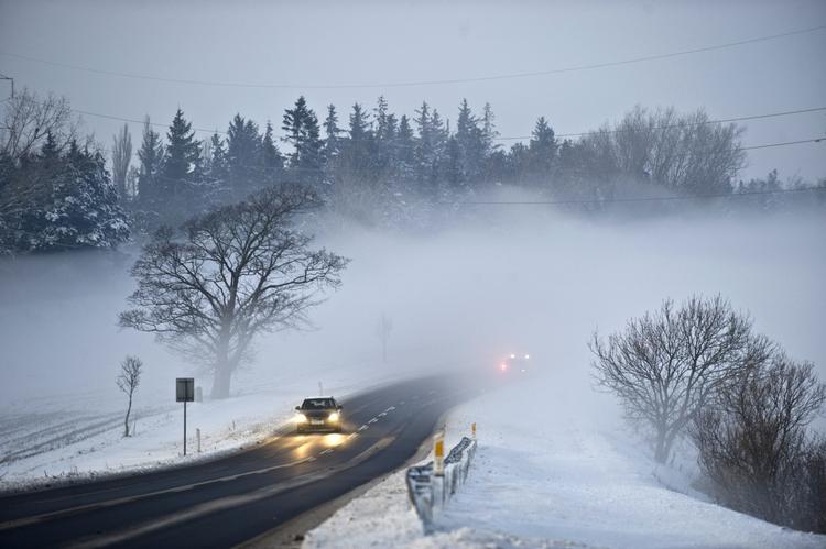 Kridhvidt. Danmark er helt hvidt efter snefald på snefald - og i dag kommer der så endnu mere. 