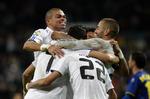 Kongejubel. Real Madrids stjerner  jubler efter en af holdets otte scoringer mod Levante. 