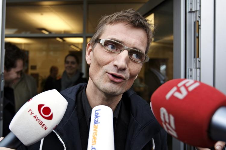 Våbensmugler. Niels Holck undgår ikke en tur i landsretten, hvor Indiens begæring om udlevering af danskeren for våbensmugling, vil blive behandlet. 