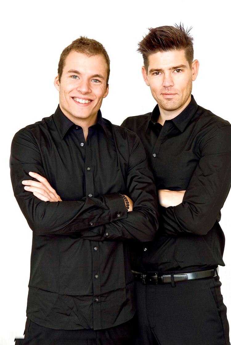 STAND-UP. TV-værterne og komikerne Jacob Wilson og Simon Talbot er værter til årets fem Comedy Aid-shows i København, Århus og Aalborg mellem jul og nytår. 