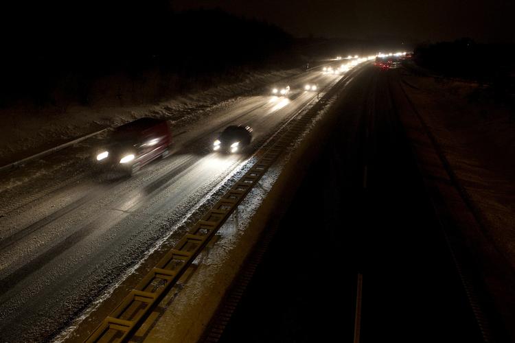 TÅLMOD. Vejdirektoratet opfordrer bilister til at vente til i morgen med julerejsen. 
