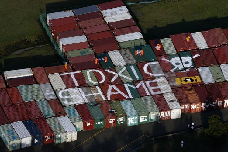 Protest. Såvel i Australien som i Nyborg har der været stærke protester mod HCB-skibstransporten til Kommune Kemi i Danmark. 