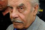 Rædselskælder. Joseph Fritzl's ubehageligheder i sit hus i Østrig ligger formentlig bag beslutningen om at rive huset ned. 