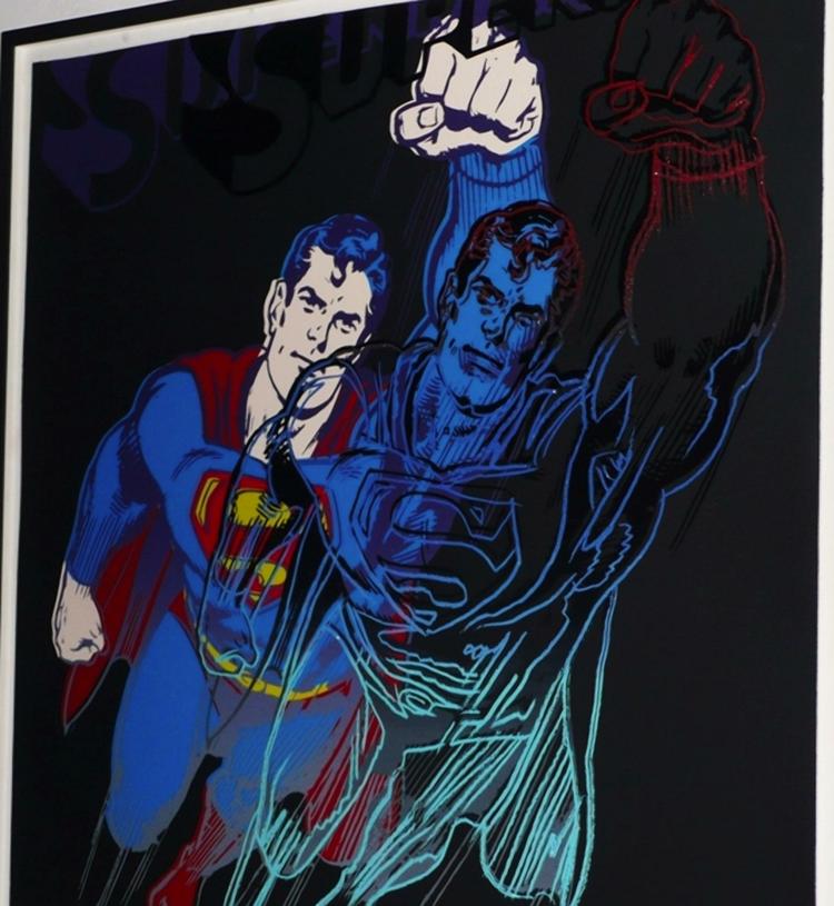 Supertyve. De stjålne kunstværker omfattede blandt andet Warhols 'Superman' og en serie af otte signerede tryk fra 1986 med titlen 'Camouflage', som var nogle af Warhols sidste værker. 