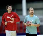 flyveklar. Med tilsammen 16 mål var Lasse Svan Hansen (tv.) og Anders Eggert effetkive i Flensborg-Hadewitts Bundesligakamp. 