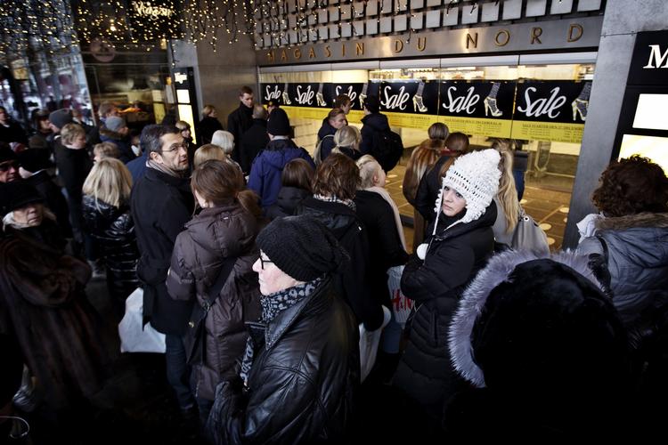UDSALGSFEBEREN raser - selv efter en rekordjul målt på antallet af dankortkøb. 