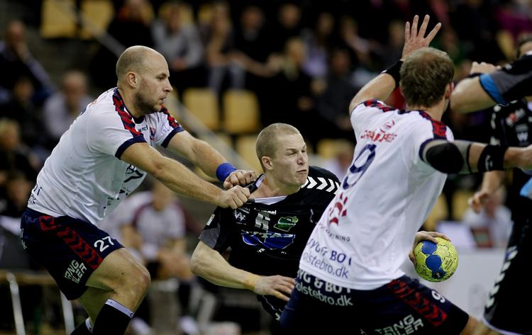 Gennembrud. Århusspiller Kasper Irming i gennembrud, da Aarhus Håndbold mødte Team Tvis Holstebro i herrenes pokal-semifinale i Nrgi i Aarhus. 