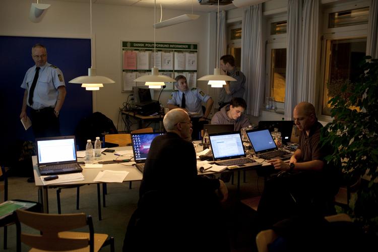 Indsats. Kommandostationen på Politigården i Rønne, hvor indsatsen er samlet. 
