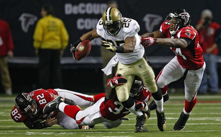 Spurt. Reggie Bush og de øvrige Saints-spillere løb fra Atlanta-holdet. 