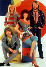 Abba. Agneta (tv.) fortæller til et svensk magasin, at hun ikke afviser en genforening af ABBA i fremtiden. 