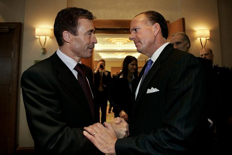 Nærkontakt. Ambassadøren ringede til en af daværende statsminister Anders Fogh Rasmussens (V) nærmeste embedsmænd, Bo Lidegaard, og spurgte, hvordan »regeringen ville håndtere sagen«. 
