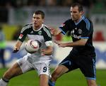 farlig. Edin Dzeko (t.v.) har scoret 66 gange i 111 kampe i Bundesligaen. 