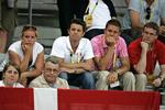 Kronprins Frederik er meget interesseret i sport. Her ser han en tenniskamp ved OL i Beijing mellem Caroline Wozniacki og russiske Elena Dementieva. 