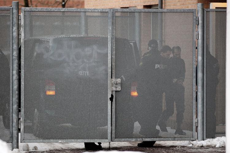 Terrorsigtet. En af de sigtede føres ind i retten i Glostrup. 