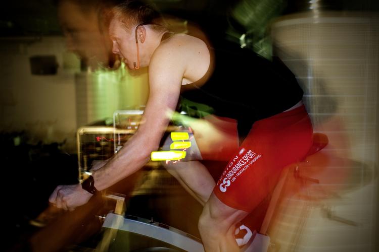 SPINNINGFORBUD. Ordet spinning er en del af det danske sprog, og derfor kan en amerikansk fitnesskoncern ikke forbyde danske fitnesscentre at bruge ordet, mener eksperter. 