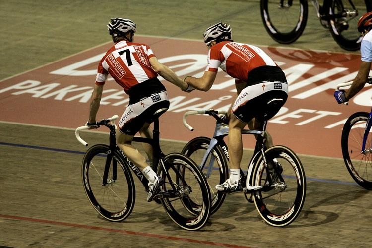 gyldne. Alex Rasmussen (til højre) og Michael Mørkøv er store favoritter før DM i parløb afvikles i aften i Ballerup Super Arena. 
