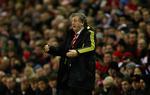 presset. Liverpool-træner Roy Hodgson er nu gået ud med en undskyldning efter angrebet på vrede tilhængere efter 1-0-nederlaget til Wolves. 