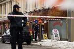 Drab. Den 25-årige mand, der er anholdt og sigtet for drabsforsøg efter at have skudt en 28-årig mand i dag på Vesterbro, vil blive sigtet for drab. Skudofferet overlever næppe natten, oplyser politiet. 