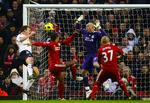 0-1. Det så skidt ud for Liverpool og ikke mindst træner Roy Hodgson, da Kevin Davies headede Bolton foran 1-0. 