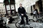 Gamle damer falder i snedriverne og hjemløse raller rundt i gaderne. Alligevel mener Frank Jensen, at alt går godt. 
