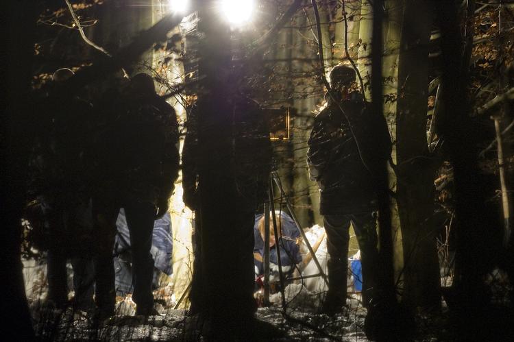 Kvindelig. Politiet fandt i nat et nedgravet lig af en kvinde. Formentlig er der tale om liget af 37-årige Lisa Sofie Engelhardt Andersen. 