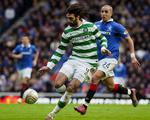 derby. Celtics Georgios Samaras (tv) blev dobbelt målscorer i topopgøret mod ærkerivalerne fra Glasgow Rangers. 