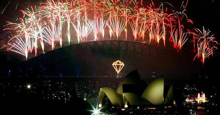 NYTÅR. Fyrværkeriet over Operahuset og Harbour Bridge i Sydney er altid spektakulært. 