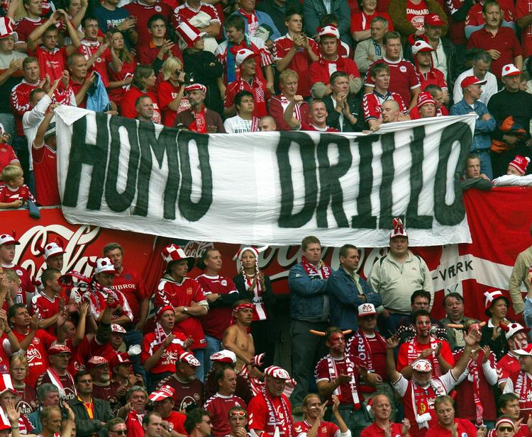 udsolgt. Danske tilskuere forsøgte at håne den norske landstræner under kampen i 2002 mod Norge på Ullevaal. Kampen endte 2-2. 