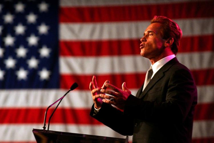 'GUBERNATOR' Arnold Schwarzenegger gik fra filmlærrede til politikerpodiet for syv år siden. Nu stopper han som Californiens guvernør. 