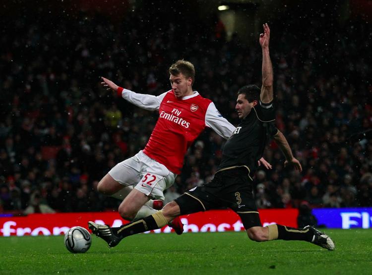 spilletid. Nicklas Bendtner er tredjevalg i Arsenals angreb, men danskeren foretrækker at blive i klubben for at kæmpe for en startplads frem for et skifte til en anden klub. 
