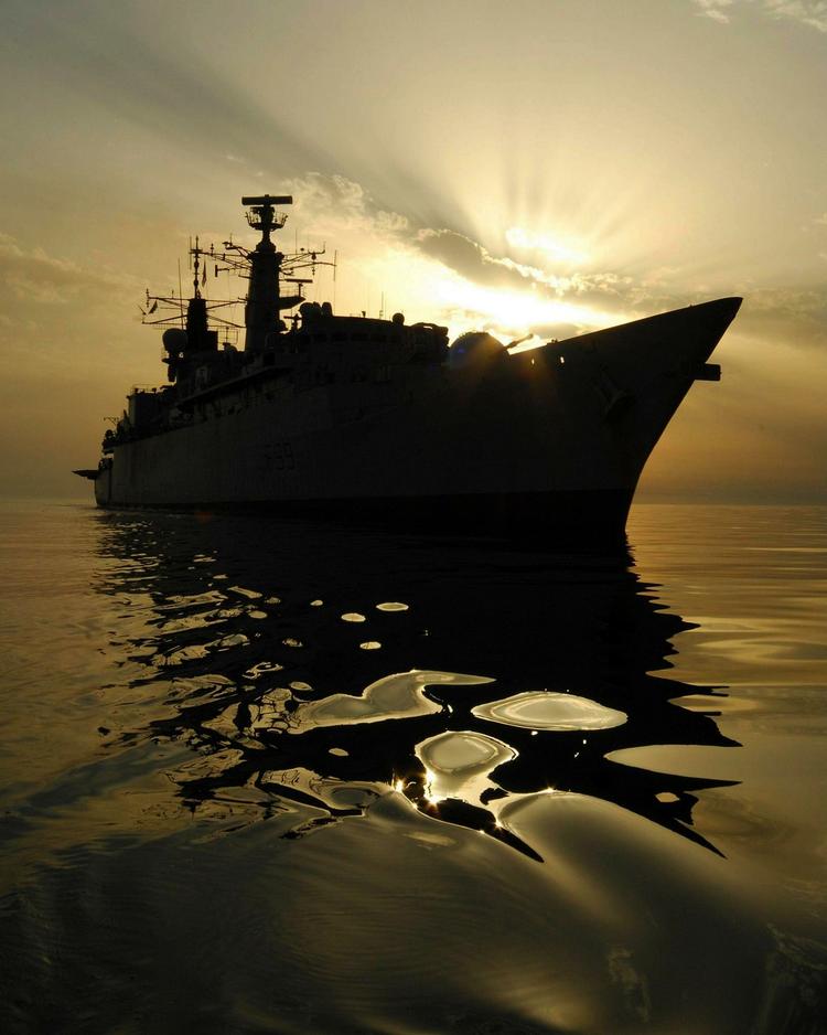 Havkrig. Max Arthurs øjenvidneberetninger fra den britiske flåde 1914-45 burde være pligtlæsning for både militære og politiske ledere. 