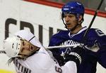 mål. Jannik Hansen (th) har haft en god periode med Vancouver Canucks, som nu fører rækken. 