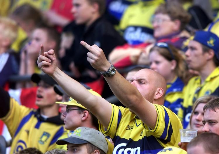 aktionærindflydelse. Brøndbys fans har været jævnt utilfredse med holdets spil og beslutningerne på ledelsesgangen i 2010. 