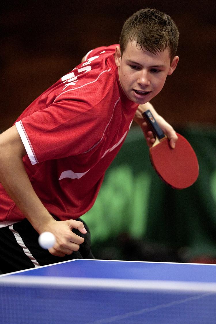 besejret. I 2010 vandt Jonathan Groth medaljer i herredouble ved både junior-EM og det 'rigtige' EM, men han tabte sin første kamp i 2011. 