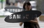 Velkommen. En potentiel kunde går ind i Samsungs showroom i Sydkoreas hovedstad, Seul. Måske for at aflevere en jobansøgning. Elektronikgiganten vil ansætte 25.000 nye medarbejdere. 
