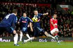 ubesejret. Manchester Uniteds Nani krøller bolden uden om Stokes forsvar og i mål under kampen på Old Trafford tirsdag. 