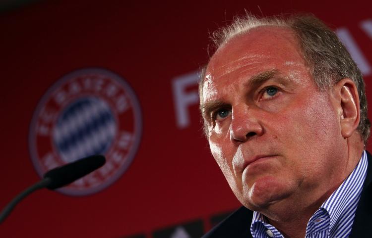 bandbulle. Bayern Münchens stærke mand,  Ulli Hoeness, er mildest talt forbløffet over fodboldforbundet Fifas slingrekurs og manglende greb om korruption i egne rækker. 