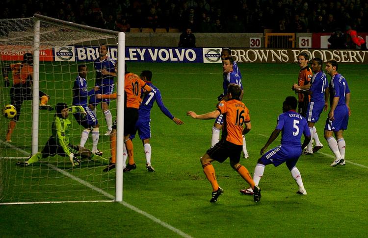 selvmål. Jose Boswinga havde sidste fod på bolden ved scoringen, da Wolverhampton vandt 1-0 over Chelsea. 