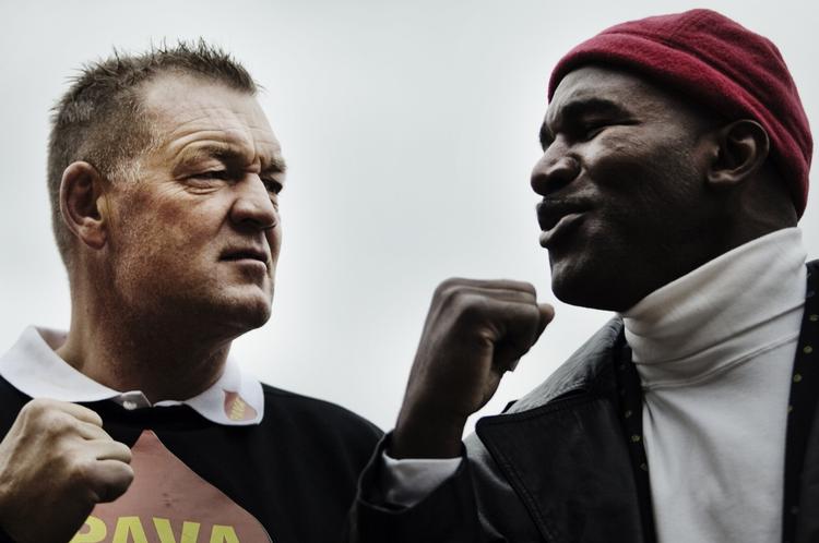 eksklusivt. Mellem 4.495 og 9.995 kr. kommer det til at koste at se Brian Nielsen mod Evander Holyfield live. 