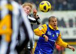 besejret. Med to mål voldte Sebastian Giovinco (th.) sin danske modspiller Frederik Sørensen (tv.) store problemer. 