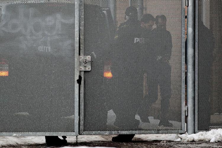 Sigtet. M.A. blev anholdt i danmark i sidste uge. her er han sammen med de øvrige sigtede på vej i retten i Glostrup. 