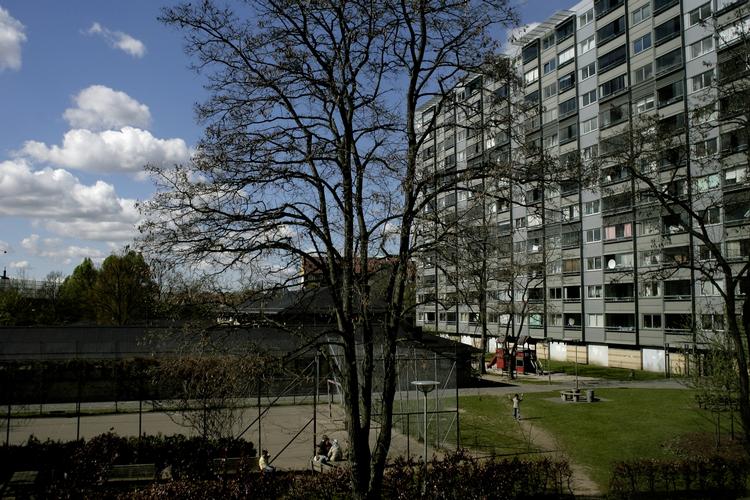 Ghetto. Mange af de problemer, der findes i landets ghettoer, skyldes den nuværende regerings egen politik. Her ses ghettoen i Lundtoftegade på Nørrebro. 