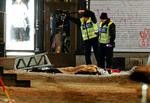 TERRORISME. Politi undersøger bombemanden og gerningsstedet efter angrebet i Stockholm. 