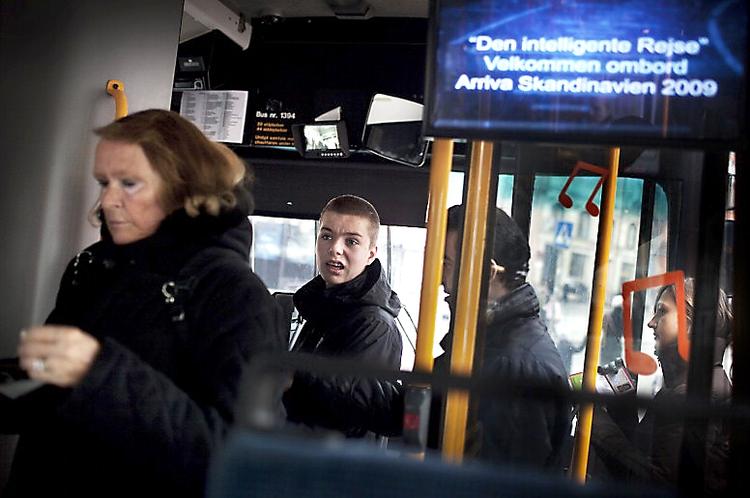 De københavnske busser byder på kærlighedssæder, karameller, virale videoer og meget andet. 