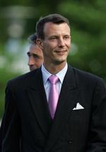nedrykker. Prins Joachim bliver skubbet et par pladser ned ad arvefølgenstigen, når de to nye tvillinger bliver født. Arkivfoto 