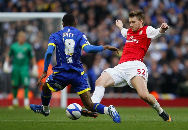 1-1. Nicklas Bendtner kunne ikke overliste landsmanden Kasper Schmeichel i dagens FA Cup-opgør. 