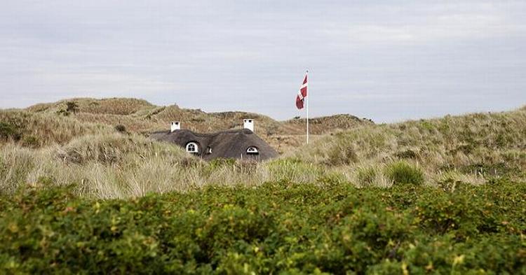 KLAGESAG. Hvis en udlejer reklamerer med, at der er havudsigt fra sommerhuset, skal den også være der. Ellers kan der vanke erstatning. 
